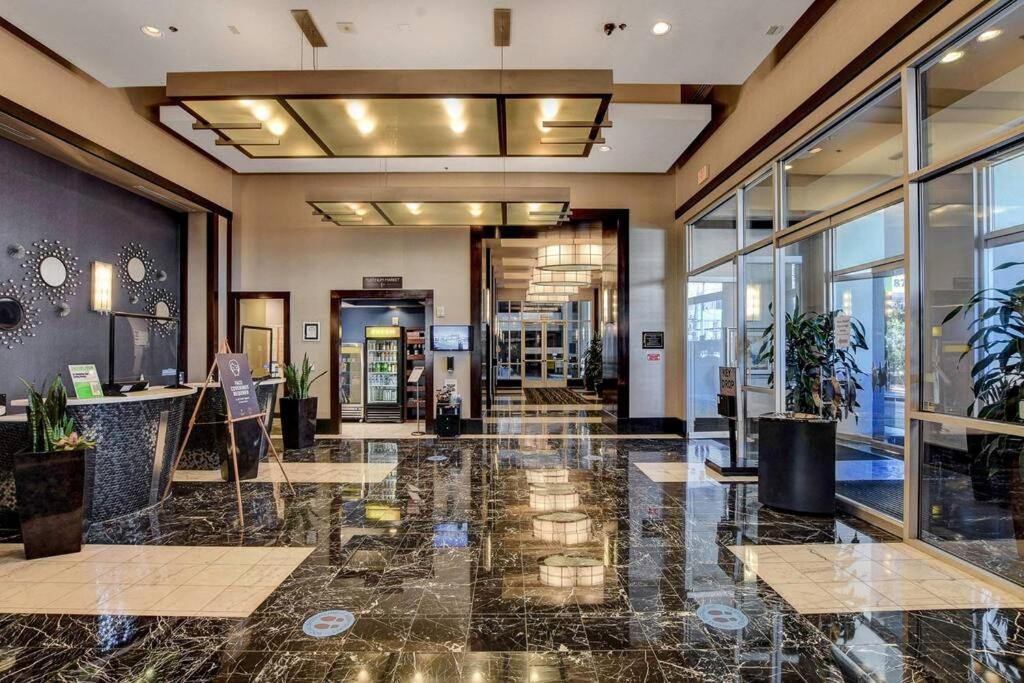 Ultimate Las Vegas Getaway One Bedroom Suite With Balcony, Kitchen, Gym, Pool & Free Parking Exteriör bild