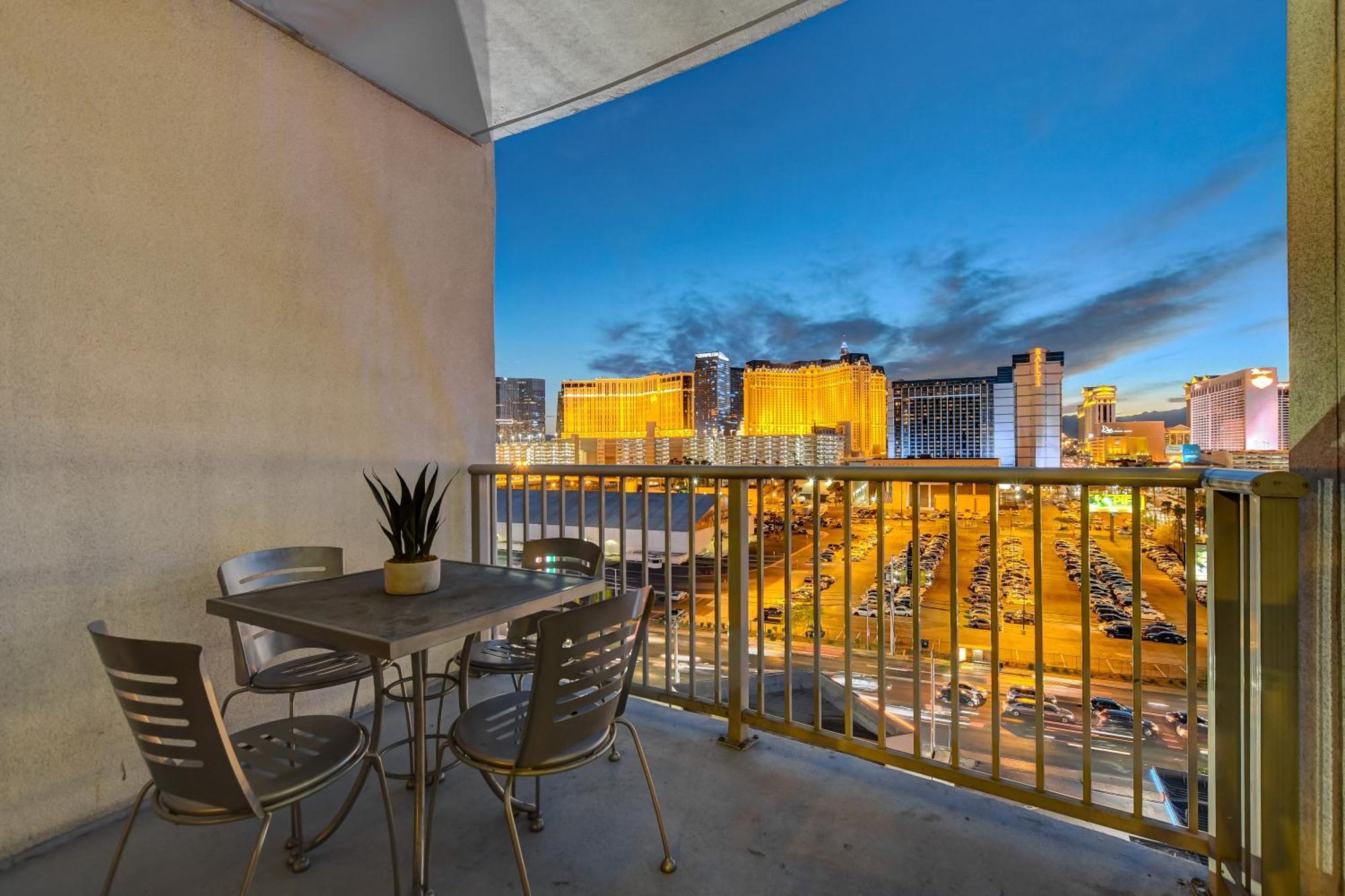 Ultimate Las Vegas Getaway One Bedroom Suite With Balcony, Kitchen, Gym, Pool & Free Parking Rum bild