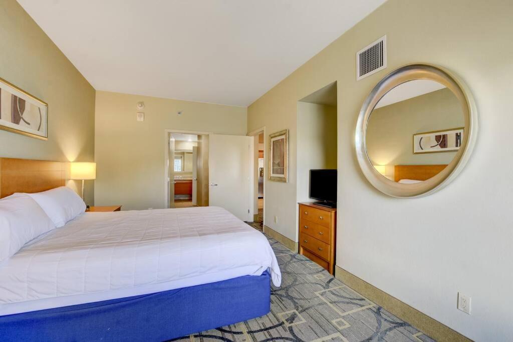 Ultimate Las Vegas Getaway One Bedroom Suite With Balcony, Kitchen, Gym, Pool & Free Parking Exteriör bild