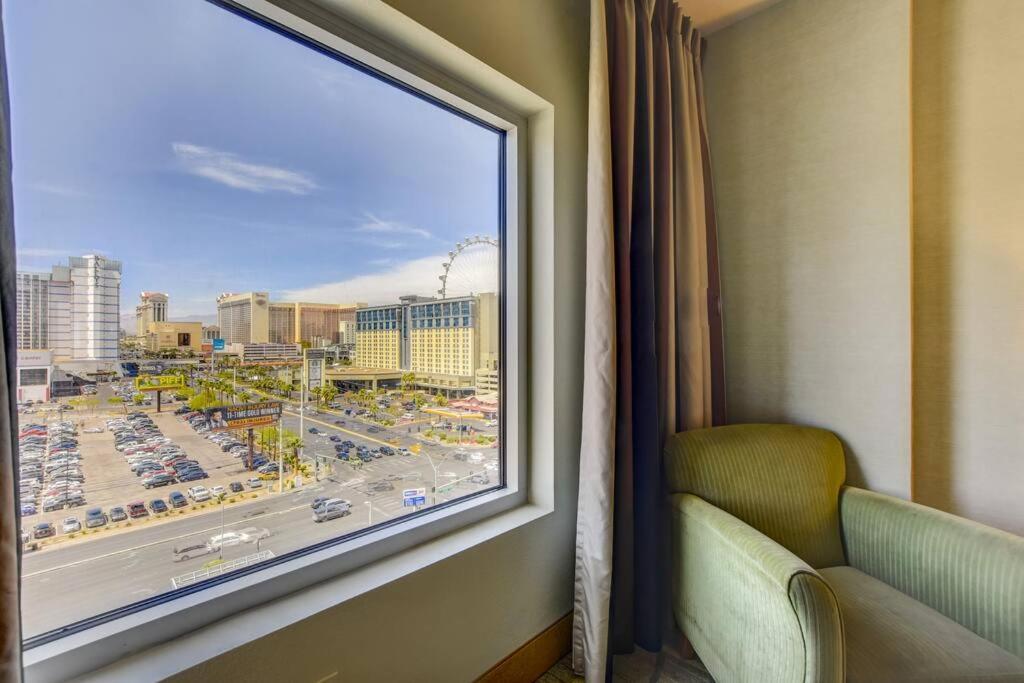Ultimate Las Vegas Getaway One Bedroom Suite With Balcony, Kitchen, Gym, Pool & Free Parking Exteriör bild